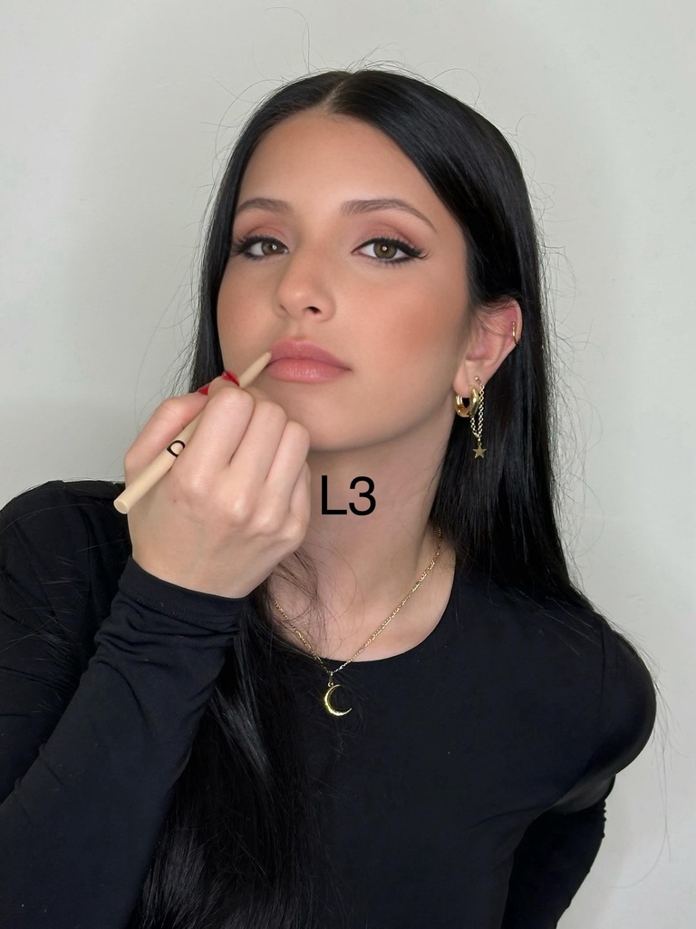 Labial retractable de 11 colores diferentes de alta pigmentación. *veganos y crueltry free* L3