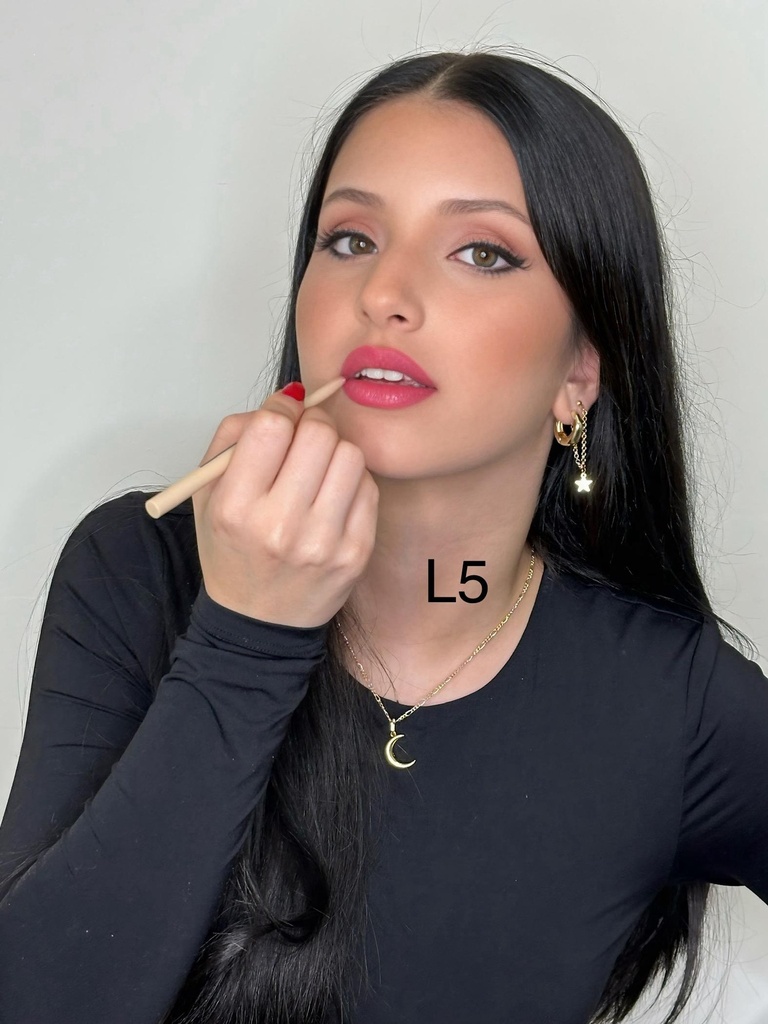 Labial retractable de 11 colores diferentes de alta pigmentación. *veganos y crueltry free* L5