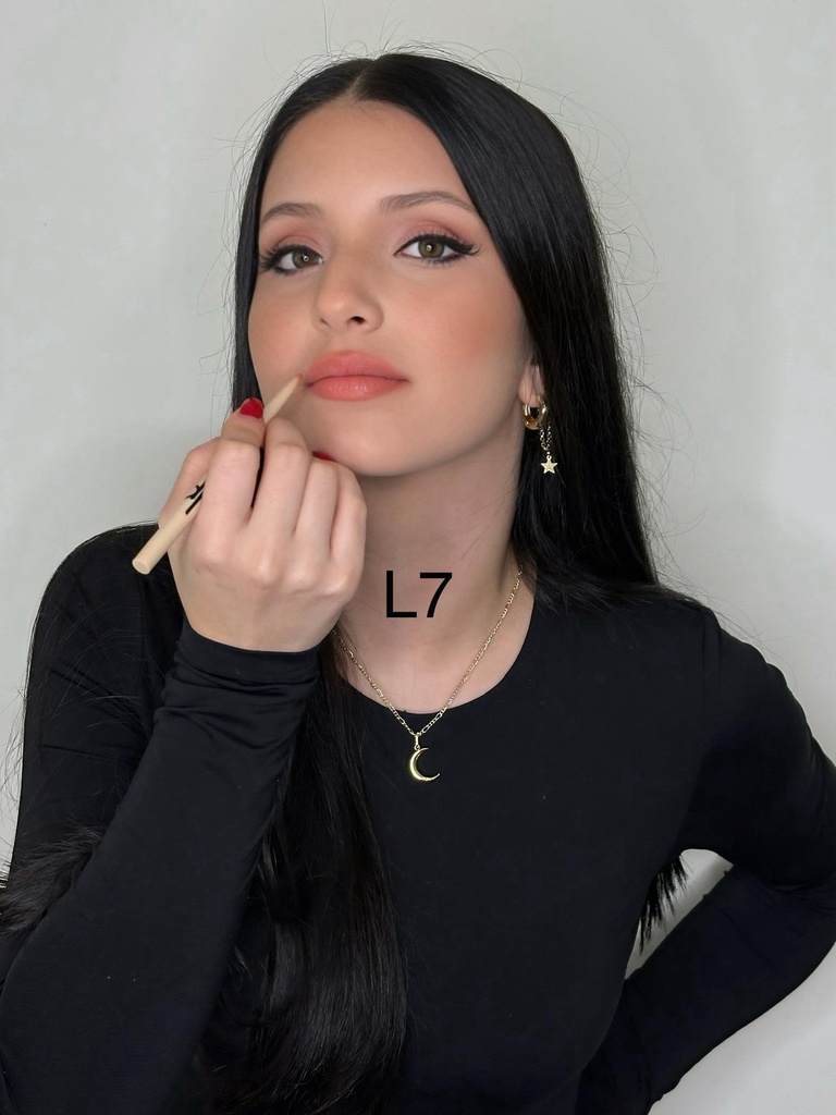 Labial retractable de 11 colores diferentes de alta pigmentación. *veganos y crueltry free* L7