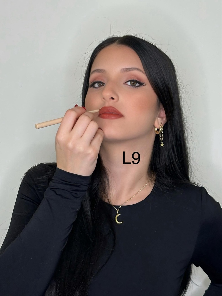 Labial retractable de 11 colores diferentes de alta pigmentación. *veganos y crueltry free* L9